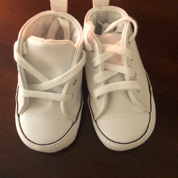 Converse - Picture 2 of 4